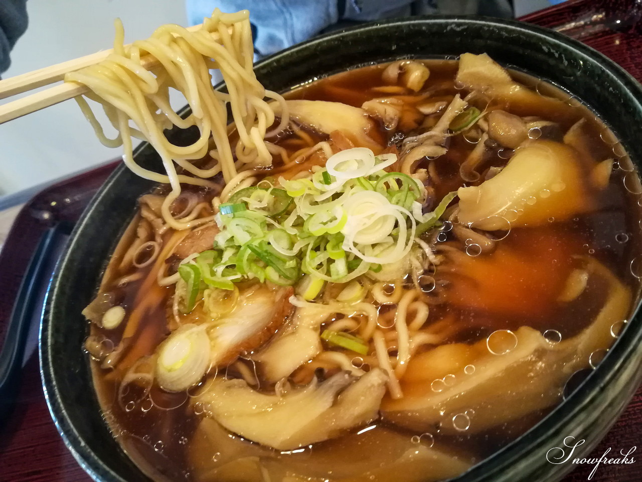 層雲峡黒岳ロープウェイスキー場 ふわふわのパウダースノーが舞い降りる『神々の遊ぶ庭』にシュプールを♪